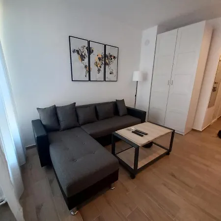 Sancho Leone בלגרד