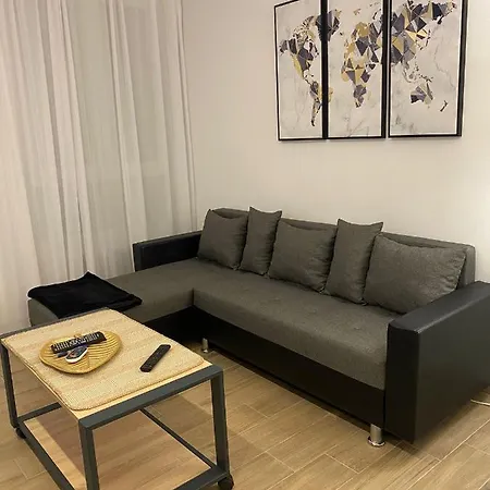 Sancho Leone شقة *